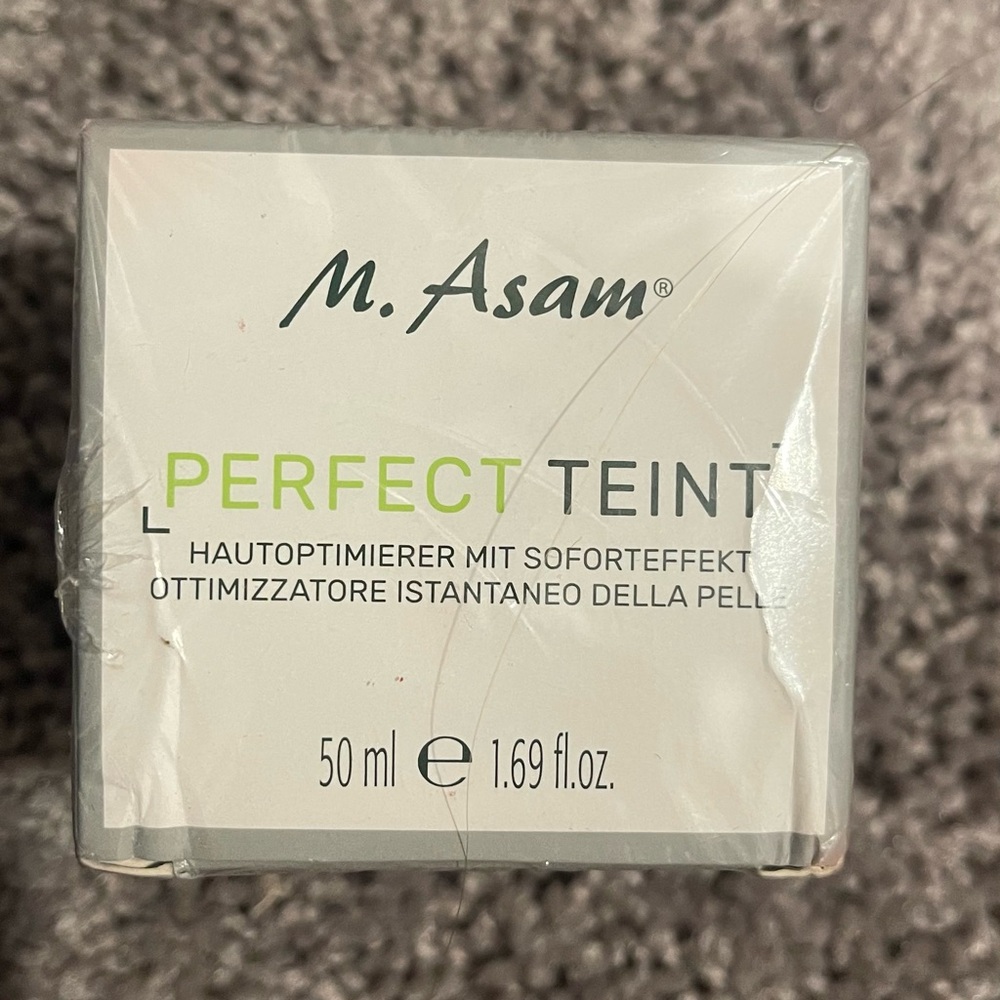 White Skincare Moisturizer